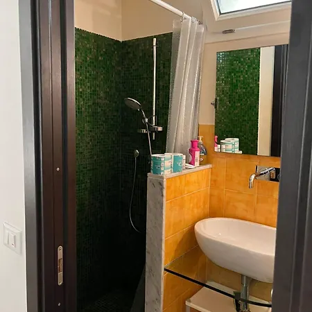 Exquisite 2br Nearby Borgo San Frediano Apartment Florenz