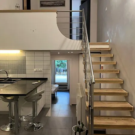 Exquisite 2br Nearby Borgo San Frediano アパート
